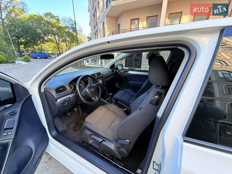 Хэтчбек Volkswagen Golf 2011 в Одессе