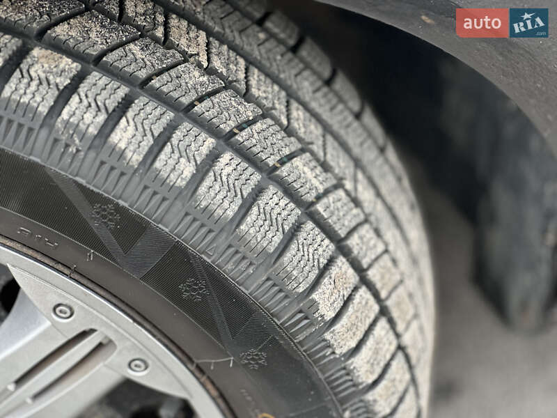 Хетчбек Volkswagen Golf 2003 в Вінниці