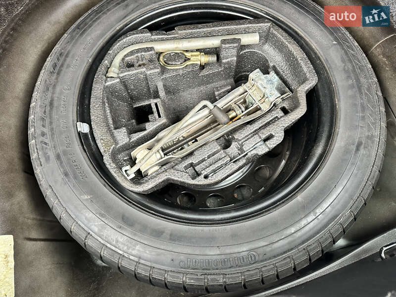 Хетчбек Volkswagen Golf 2003 в Вінниці