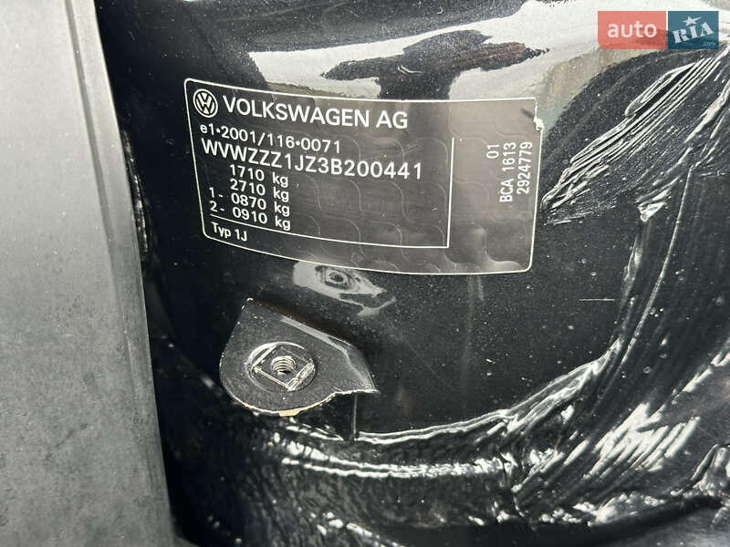 Хетчбек Volkswagen Golf 2003 в Вінниці