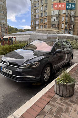 Универсал Volkswagen Golf 2018 в Киеве