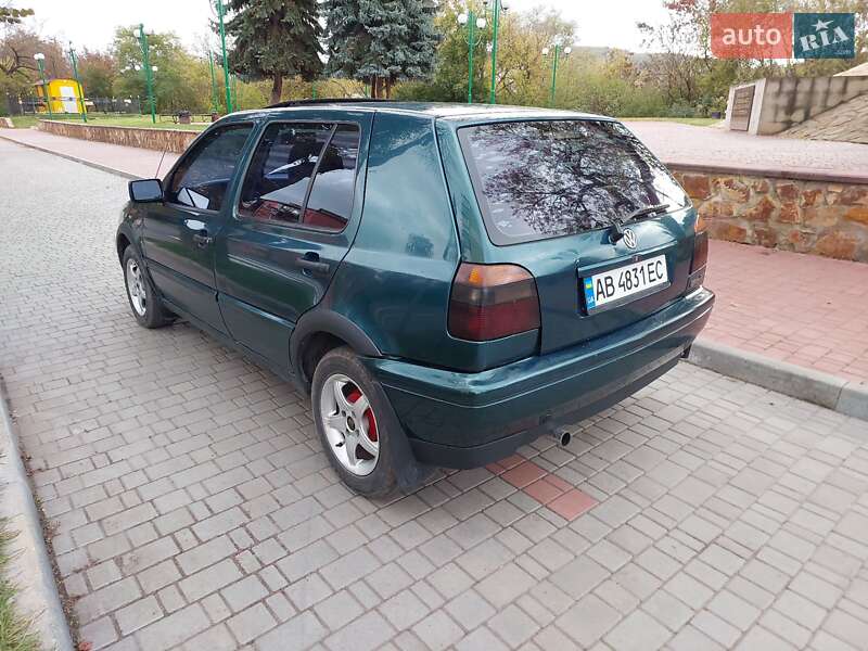 Хетчбек Volkswagen Golf 1998 в Могилів-Подільському