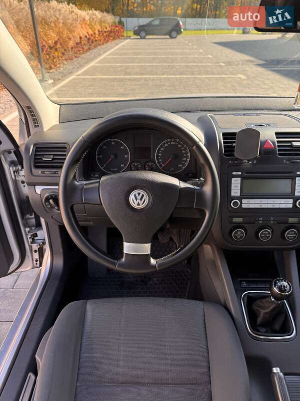 Хэтчбек Volkswagen Golf 2007 в Луцке