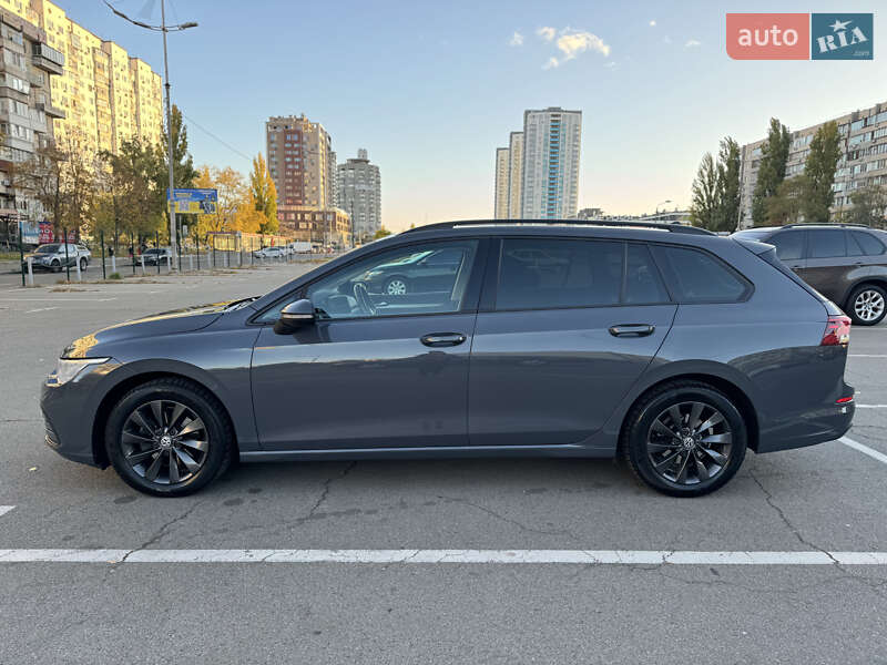 Универсал Volkswagen Golf 2021 в Киеве