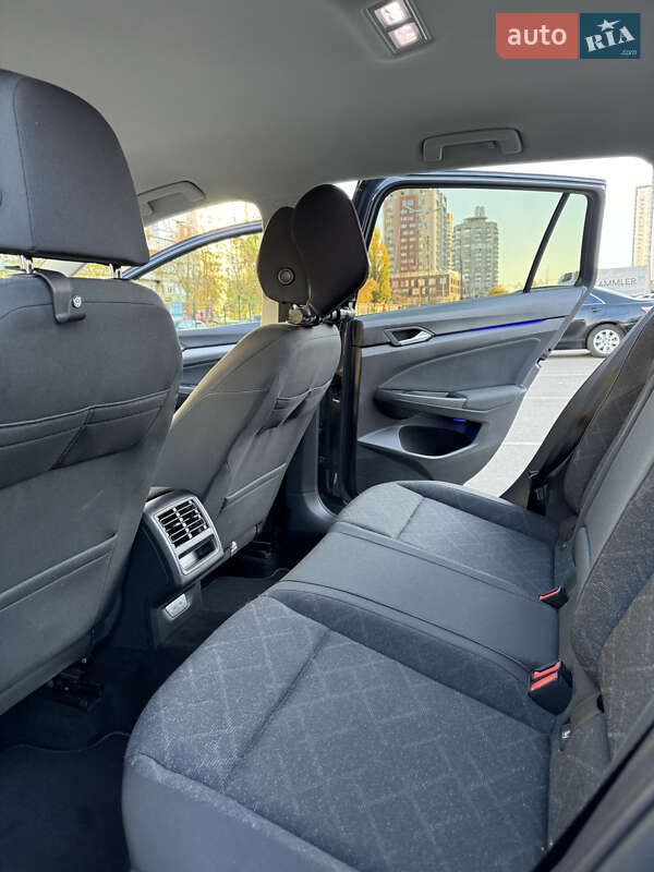Универсал Volkswagen Golf 2021 в Киеве
