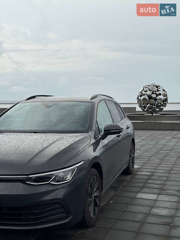Универсал Volkswagen Golf 2021 в Киеве