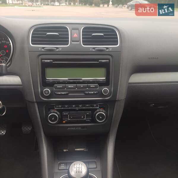 Хетчбек Volkswagen Golf 2010 в Рівному