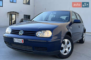Хетчбек Volkswagen Golf 2002 в Луцьку