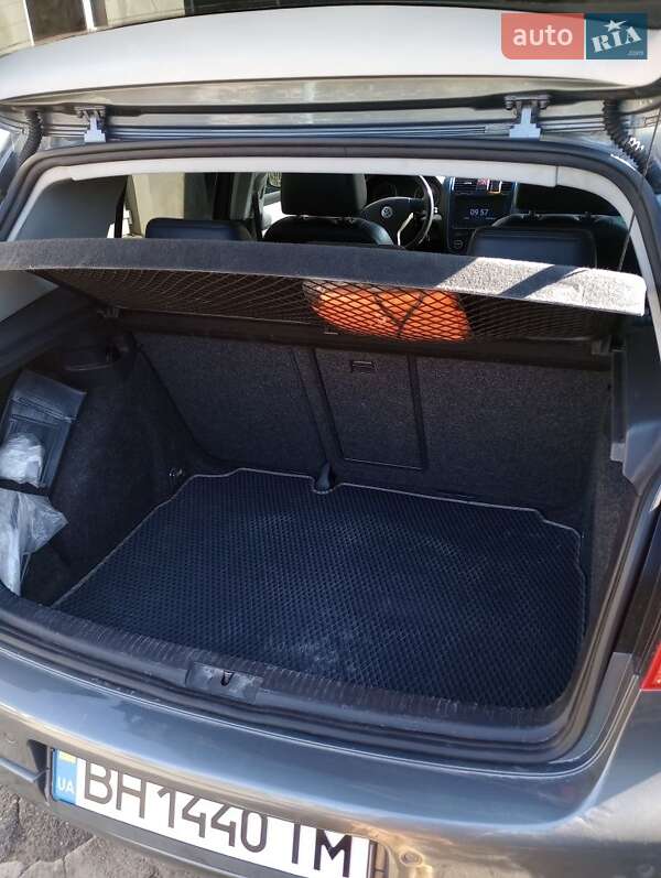 Хетчбек Volkswagen Golf 2006 в Одесі