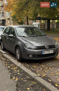 Хэтчбек Volkswagen Golf 2009 в Ровно