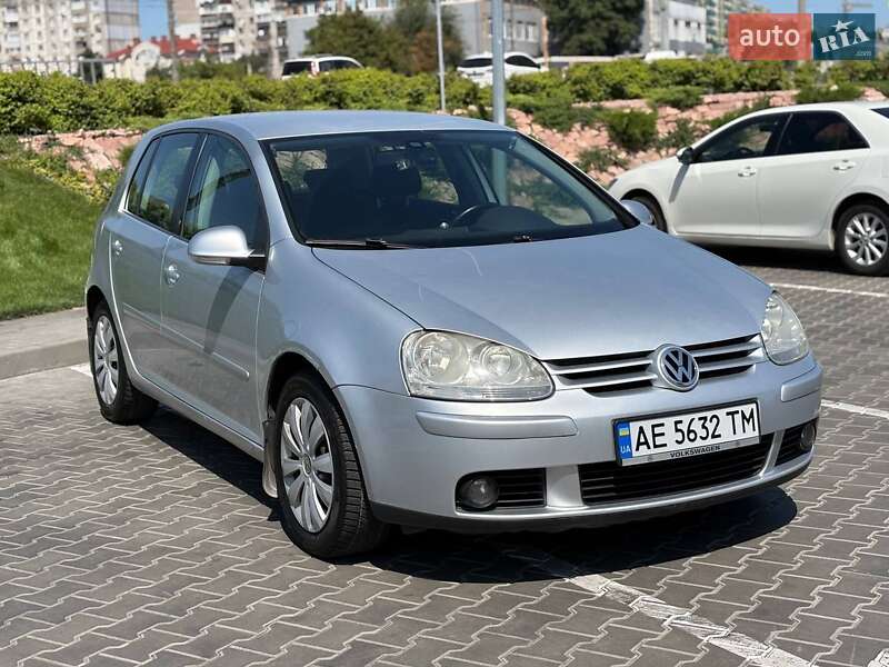 Хэтчбек Volkswagen Golf 2008 в 