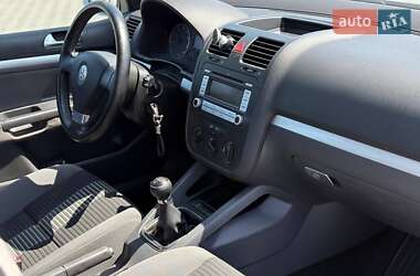 Хэтчбек Volkswagen Golf 2008 в 