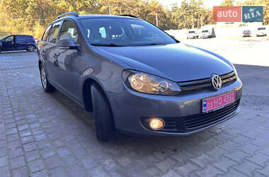 Универсал Volkswagen Golf 2010 в 