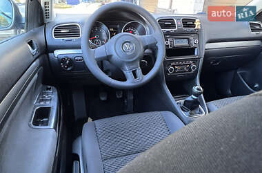 Универсал Volkswagen Golf 2010 в 