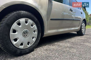 Хэтчбек Volkswagen Golf 2005 в  фото 6 Хэтчбек Volkswagen Golf 2005 в