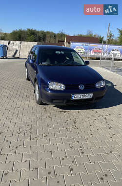 Хетчбек Volkswagen Golf 2002 в Вижниці