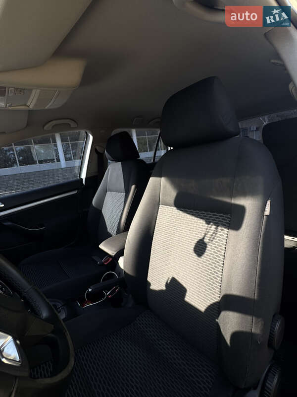 Универсал Volkswagen Golf 2009 в Вознесенске