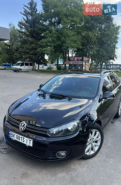 Универсал Volkswagen Golf 2010 в Ровно