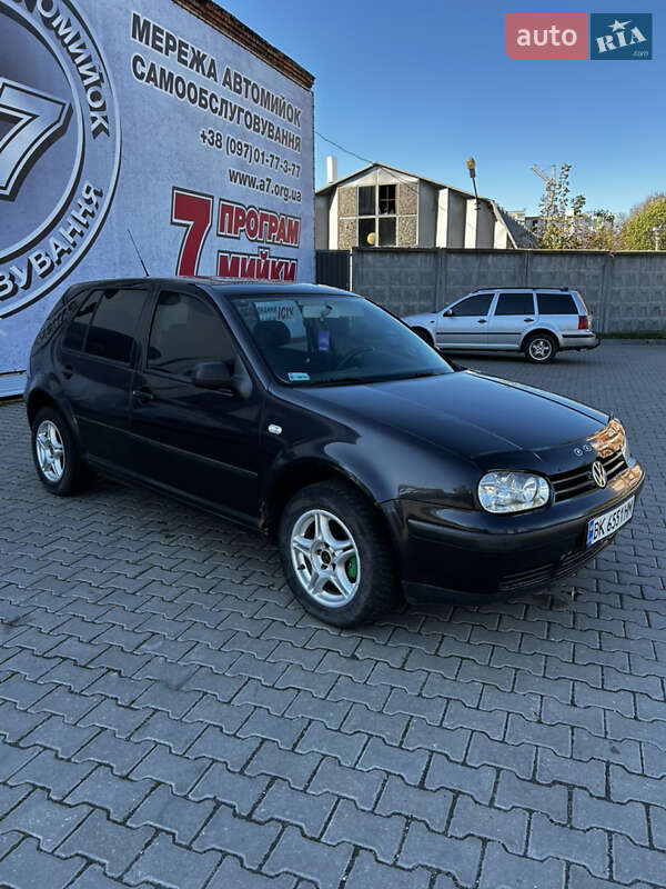 Volkswagen Golf 2001
