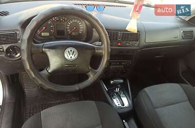 Хэтчбек Volkswagen Golf 2003 в  фото 13 Хэтчбек Volkswagen Golf 2003 в