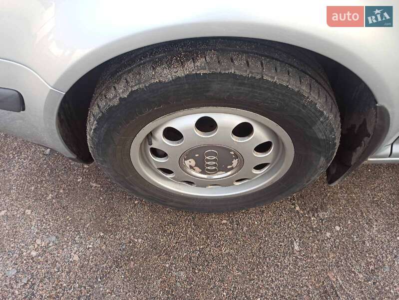 Хетчбек Volkswagen Golf 2003 в Черкасах фото 20 Хетчбек Volkswagen Golf 2003 в Черкасах