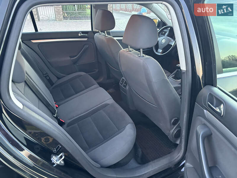 Универсал Volkswagen Golf 2009 в Ворзеле