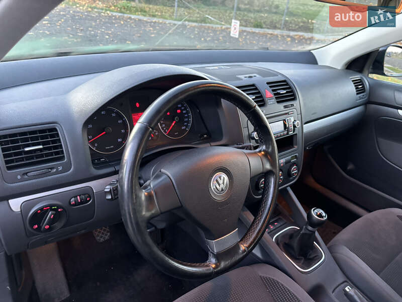 Универсал Volkswagen Golf 2009 в Ворзеле