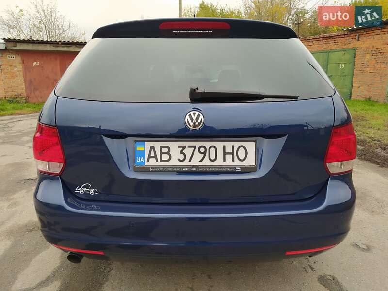 Универсал Volkswagen Golf 2012 в Казатине