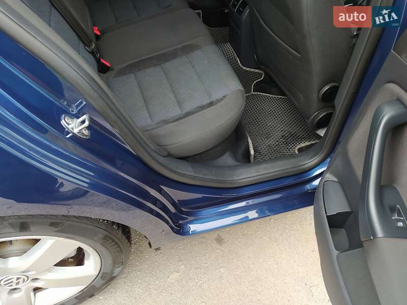 Универсал Volkswagen Golf 2012 в Казатине