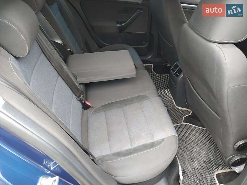 Универсал Volkswagen Golf 2012 в Казатине