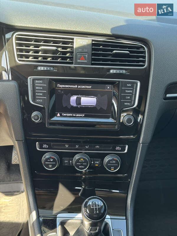 Універсал Volkswagen Golf 2015 в Львові