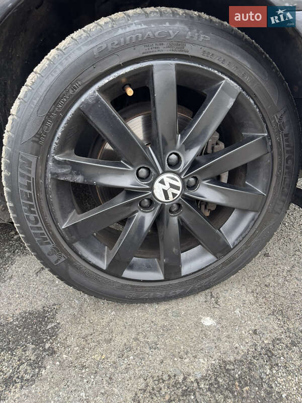 Хэтчбек Volkswagen Golf 2010 в Киеве