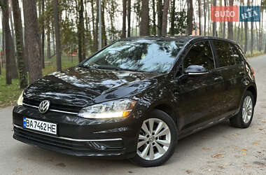 Хэтчбек Volkswagen Golf 2020 в Киеве