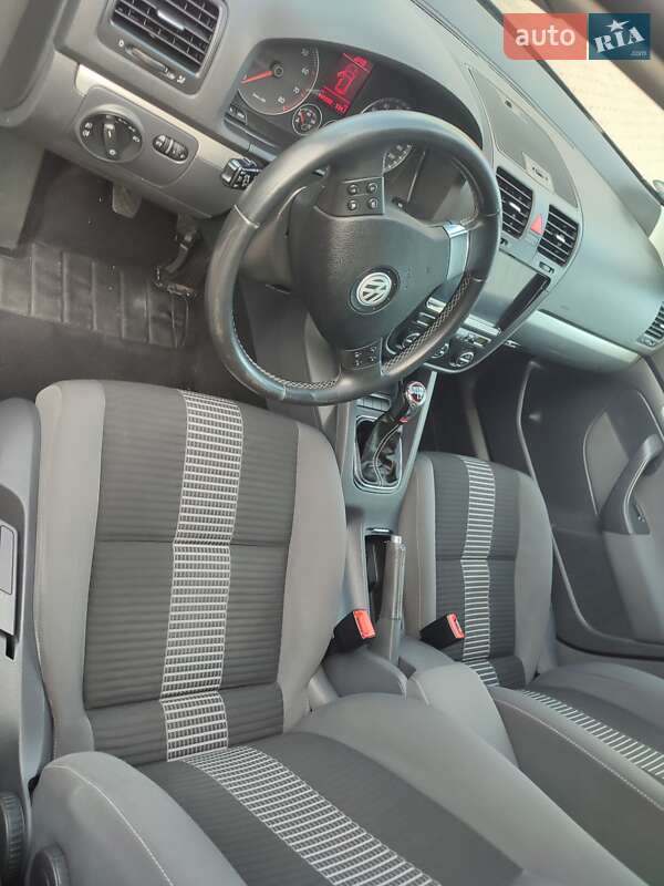 Хэтчбек Volkswagen Golf 2008 в Белой Церкви