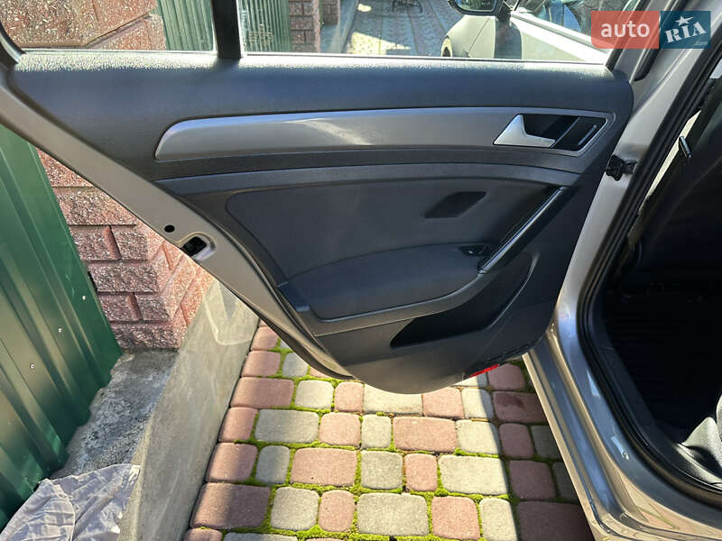 Универсал Volkswagen Golf 2015 в Лопатине фото 53 Универсал Volkswagen Golf 2015 в Лопатине