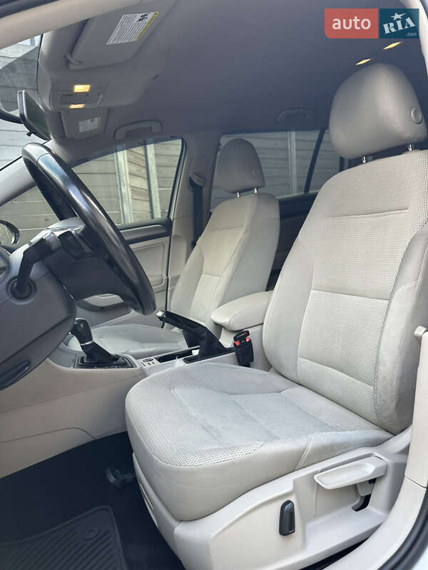 Универсал Volkswagen Golf 2016 в Киеве фото 7 Универсал Volkswagen Golf 2016 в Киеве