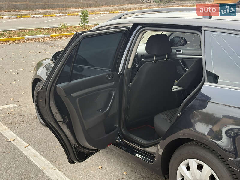 Универсал Volkswagen Golf 2011 в Киеве