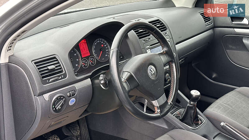 Хэтчбек Volkswagen Golf 2007 в Полтаве