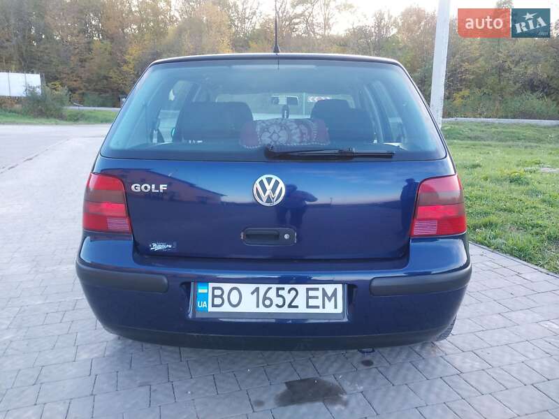Хэтчбек Volkswagen Golf 2002 в Тернополе