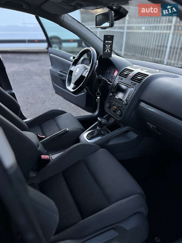 Хетчбек Volkswagen Golf 2008 в Рівному