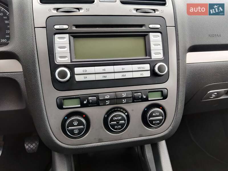 Хэтчбек Volkswagen Golf 2008 в Нежине