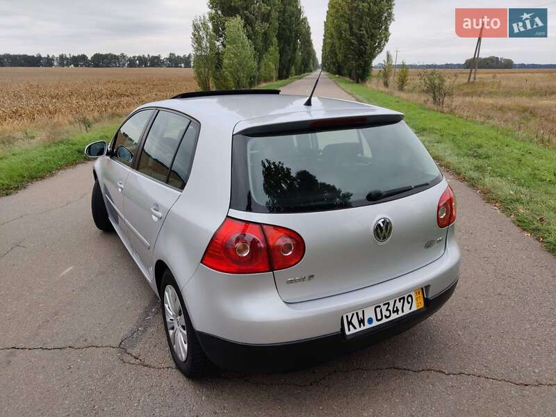 Хэтчбек Volkswagen Golf 2008 в Нежине