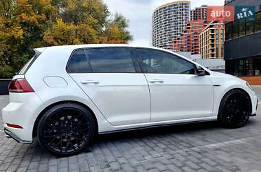 Хэтчбек Volkswagen Golf 2019 в 