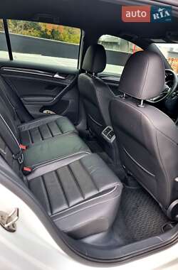 Хэтчбек Volkswagen Golf 2019 в 