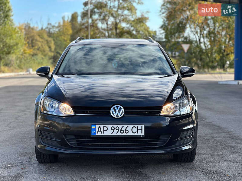 Універсал Volkswagen Golf 2015 в Дніпрі