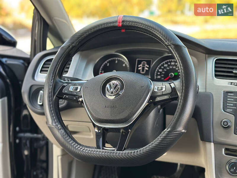 Універсал Volkswagen Golf 2015 в Дніпрі