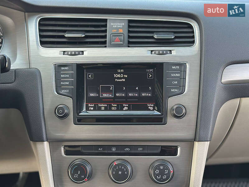 Універсал Volkswagen Golf 2015 в Дніпрі