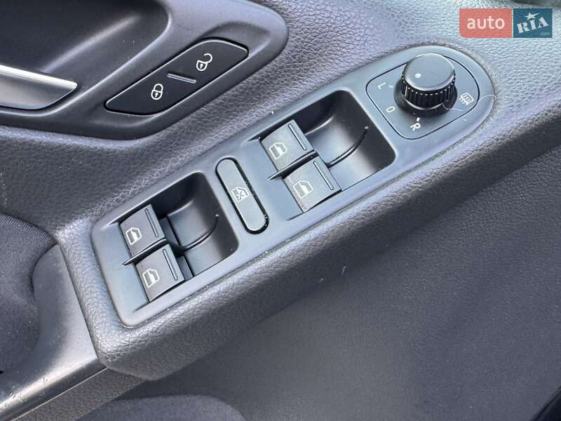 Хэтчбек Volkswagen Golf 2009 в Нововолынске