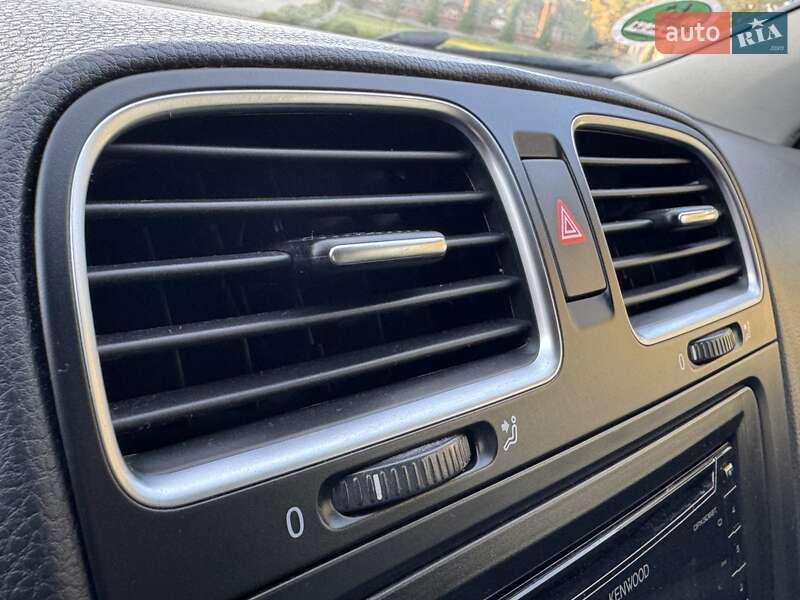 Хэтчбек Volkswagen Golf 2009 в Нововолынске