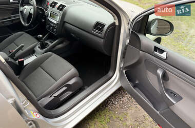 Хэтчбек Volkswagen Golf 2008 в 